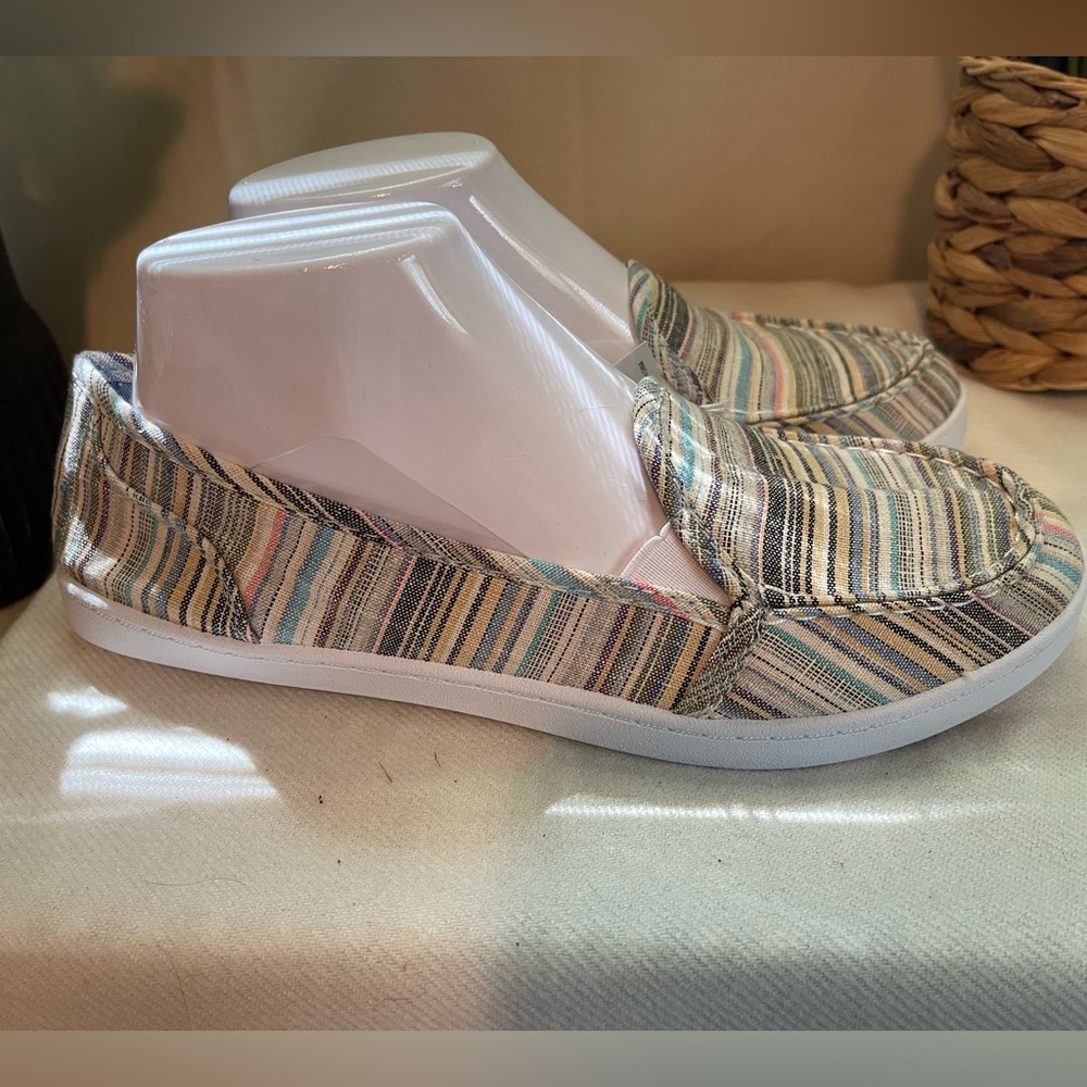 NWT’S Canvas Casuals Striped Slip-On Canvas Shoes